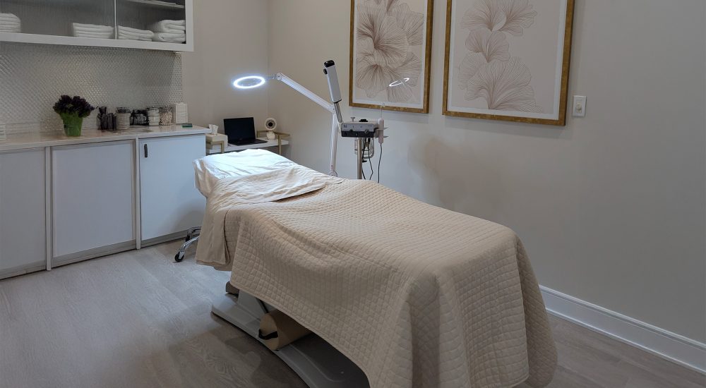 Personalized Skin Consultation & Facial